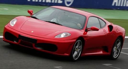 Guidare una ferrari in pista